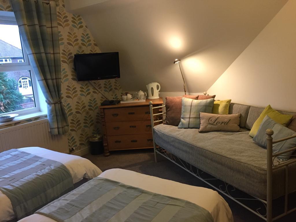 Bishops Guest Accommodation Йорк Номер фото