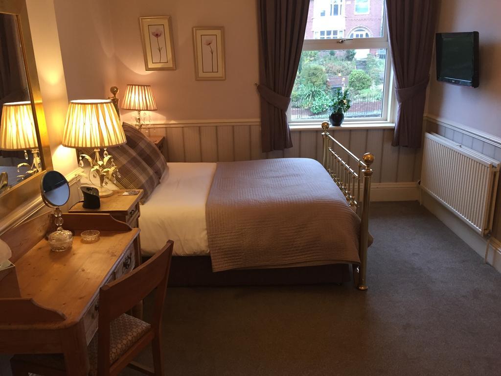 Bishops Guest Accommodation Йорк Номер фото