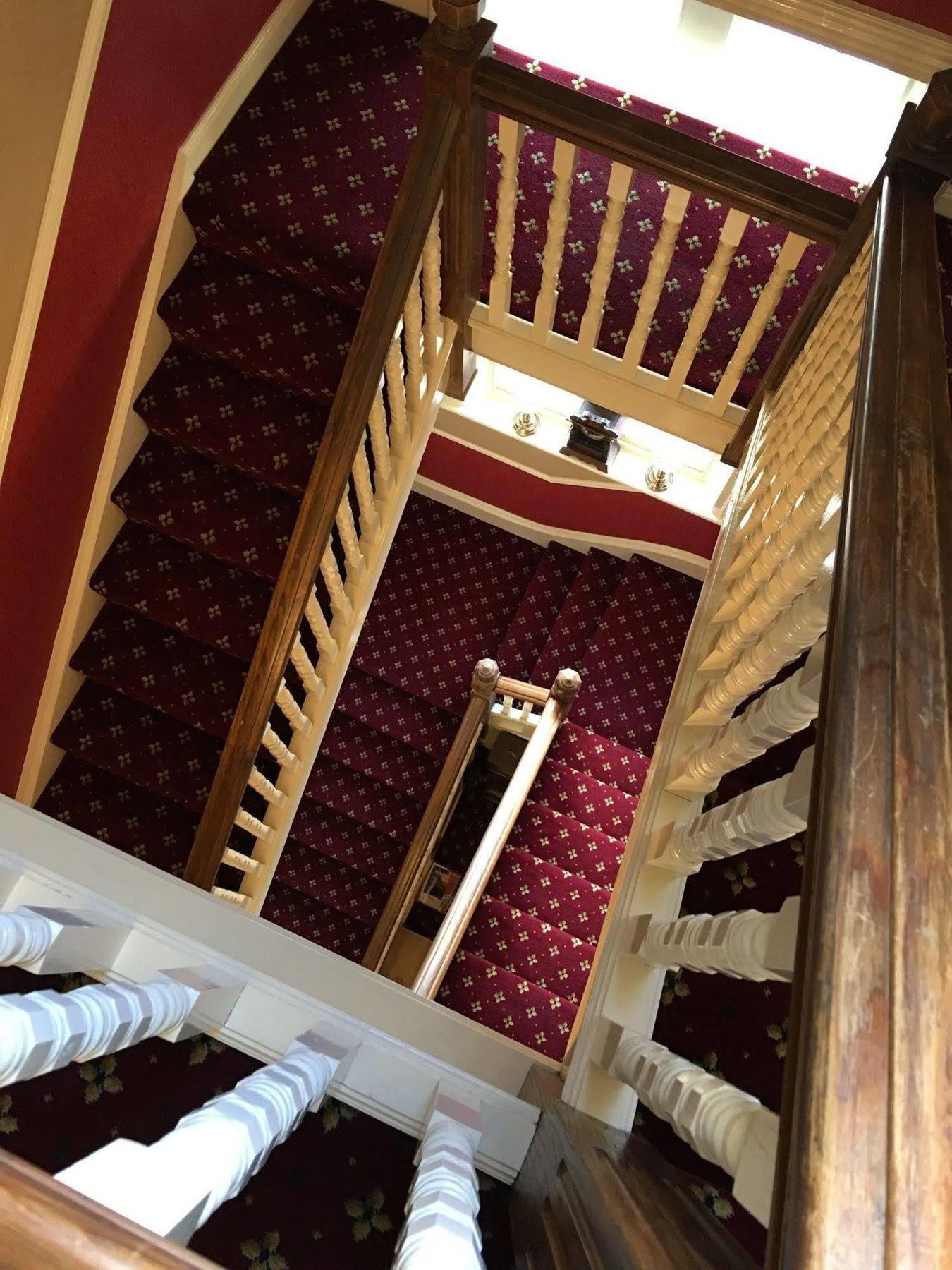 Bishops Guest Accommodation Йорк Экстерьер фото