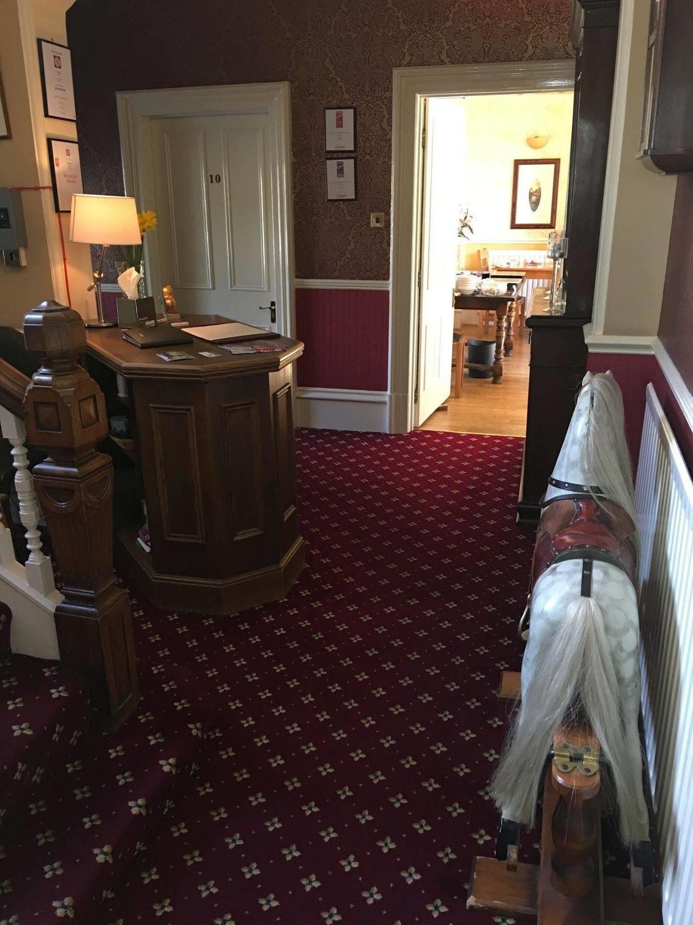 Bishops Guest Accommodation Йорк Экстерьер фото