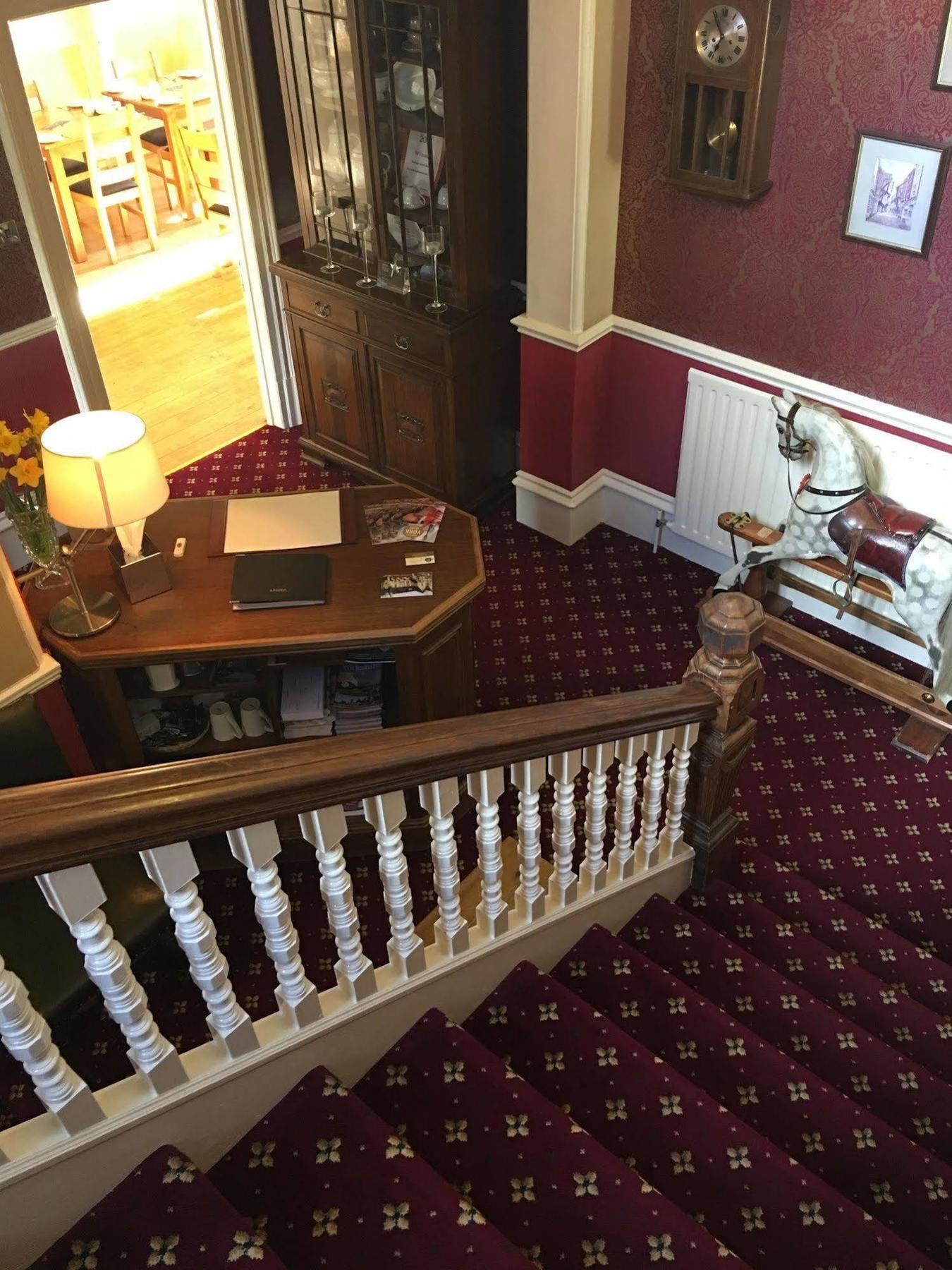 Bishops Guest Accommodation Йорк Экстерьер фото