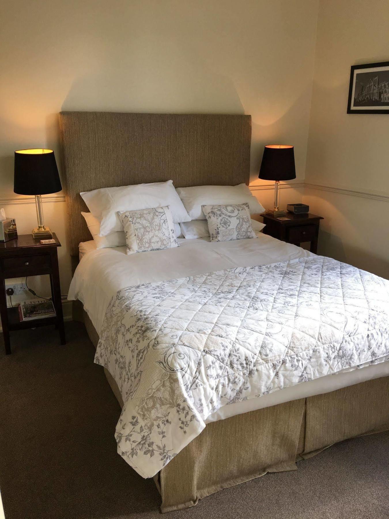 Bishops Guest Accommodation Йорк Экстерьер фото
